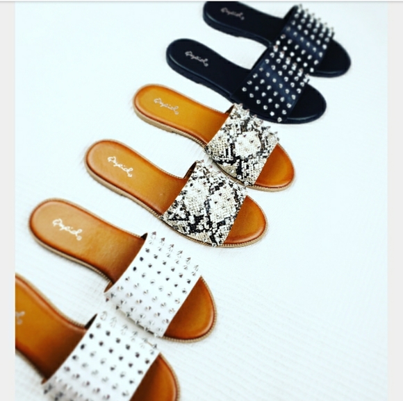 The Skyler// Snake print studded sandal - Picture 6 of 7